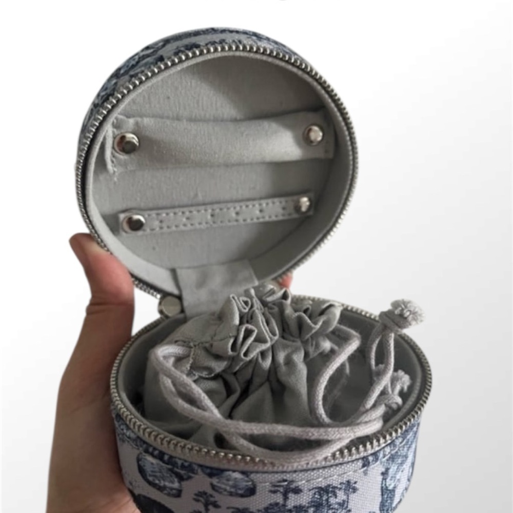 Dior Around the World Travel Makeup Jewelry Bag / Jewelry Case / Jewelry Box - Picture 6 of 10